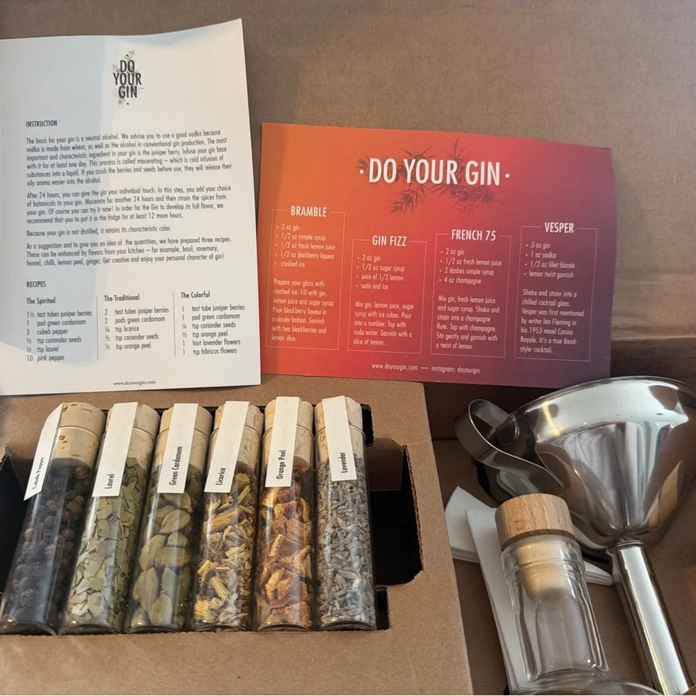DO YOUR GIN I DIY Gin-Making
Infusion Kit | Cocktail Kit |
Bartender Gift Basket - Picture 8 of 9